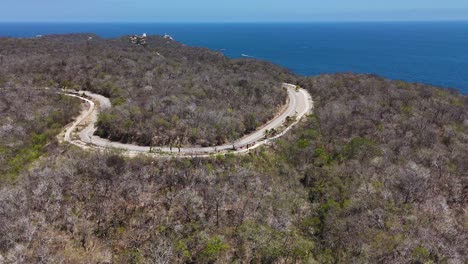 carreteras de montaña en el parque nacional huatulco, oaxaca