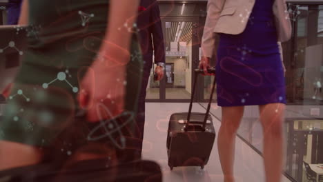 animación de microbios y moléculas sobre diversos hombres de negocios caminando en la oficina