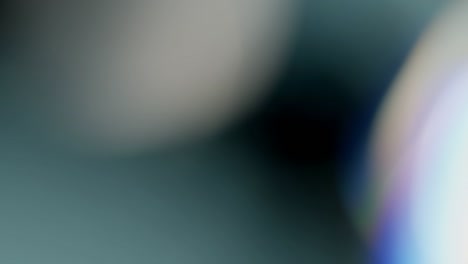 imágenes de fugas de luz multicolor sobre fondo negro, transiciones de superposiciones de fugas de destellos de lente