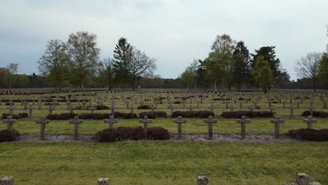 encima de un cementerio alemán wo2 en bélgica