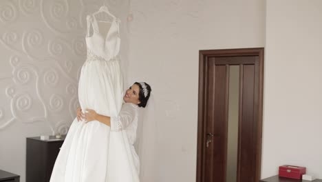 Hermosa-Y-Encantadora-Novia-En-Camisón-Y-Velo.-Vestido-De-Novia.-Camara-Lenta