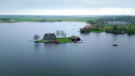 giethoorn village - venice of the netherlands