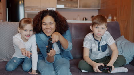 kids playing video games