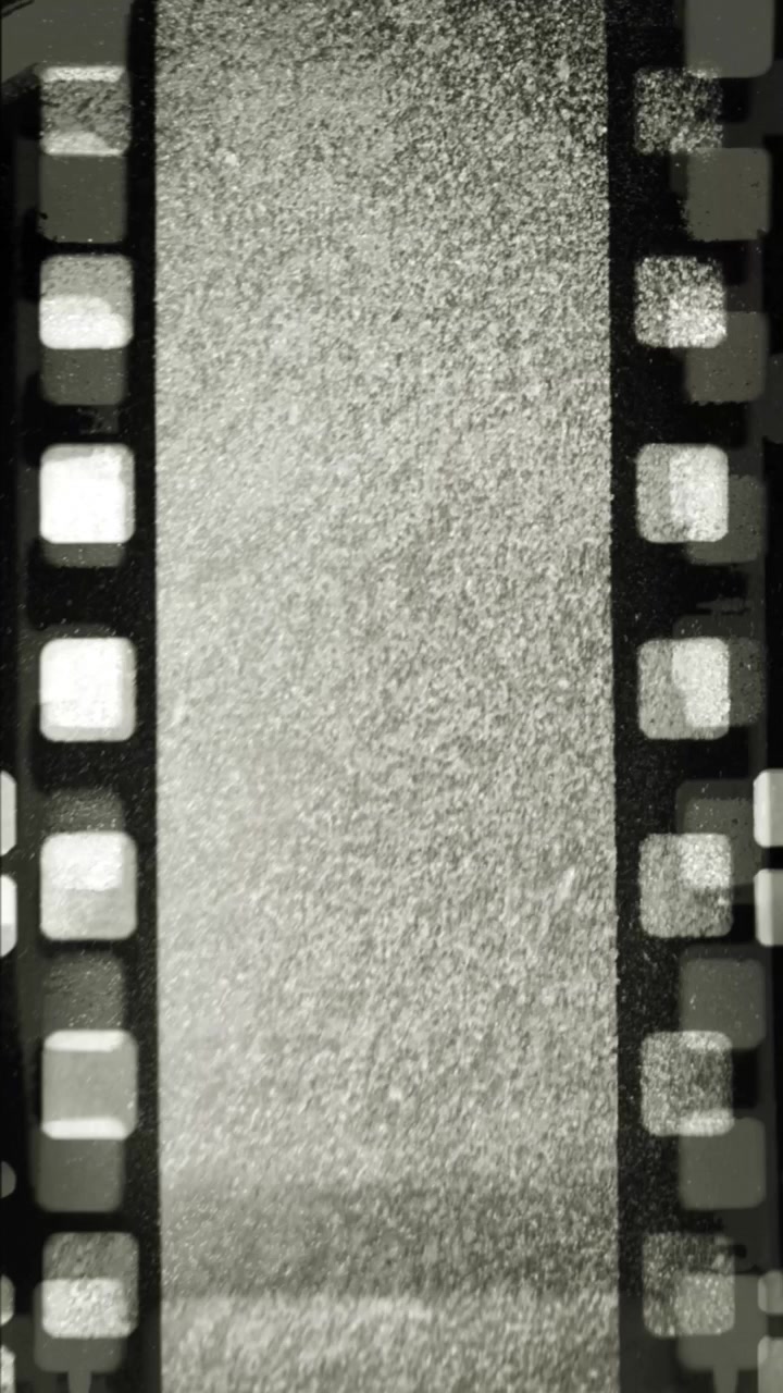 Pellicola Cinematografica Vintage Effetto Grunge con Polvere e Graffi