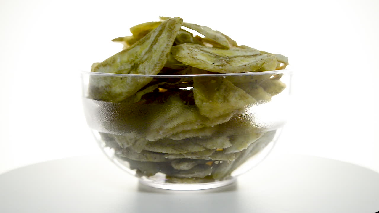 달콤한 탈수 바나나 칩. 달콤한 건조 바나나 칩