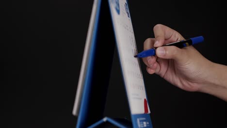 fija la fecha en el calendario.
