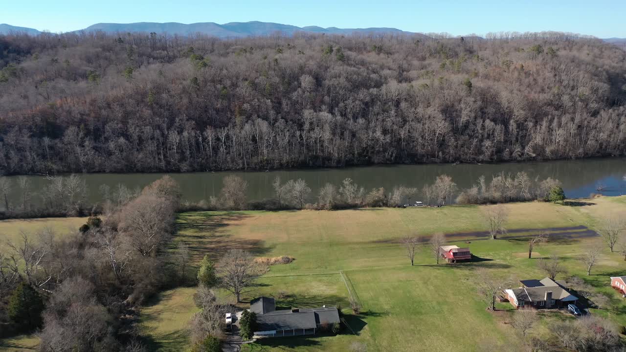 árboles y colinas en clinton, tennessee