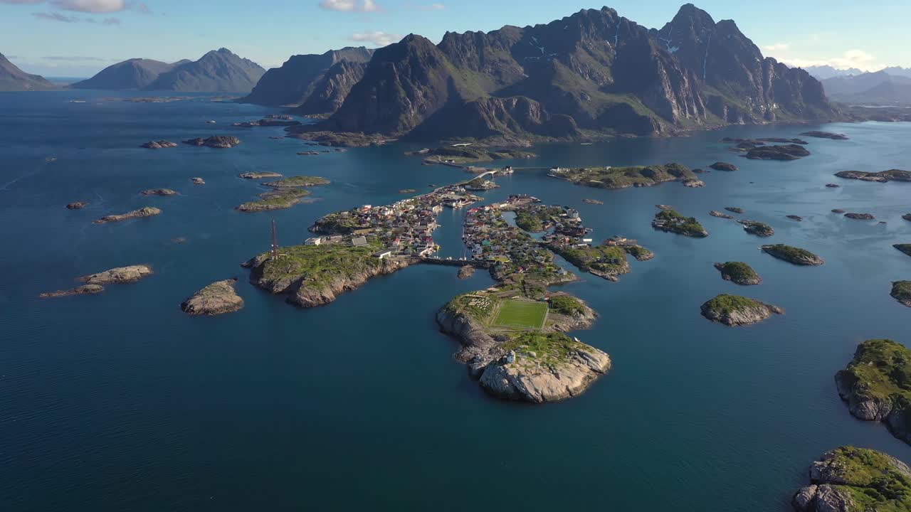 헨닝스바어 루포텐 (henningsvaer lofoten) 은 노르웨이 노르드랜드 카운티에 있는 군도이다.