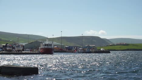 muelle scalloway en islas shetland