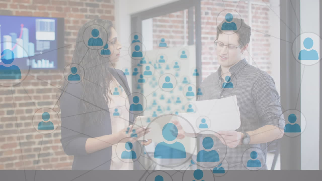 animación de la red de conexiones sobre colegas de negocios que trabajan en la oficina