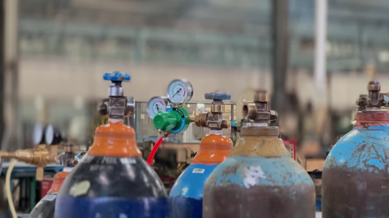 산업 생산 지역의 아세렌 튜브 수집