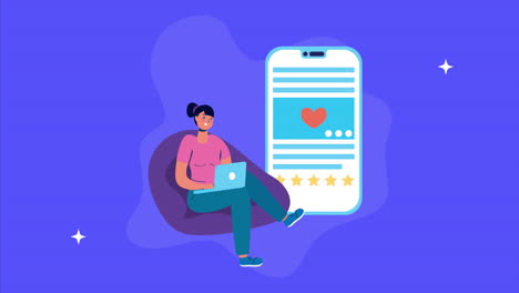 mujer usando portátil y teléfono inteligente con iconos de redes sociales