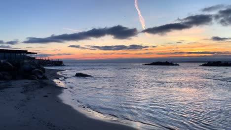 Puesta-De-Sol-En-Una-Playa-Sueca-Al-Amanecer