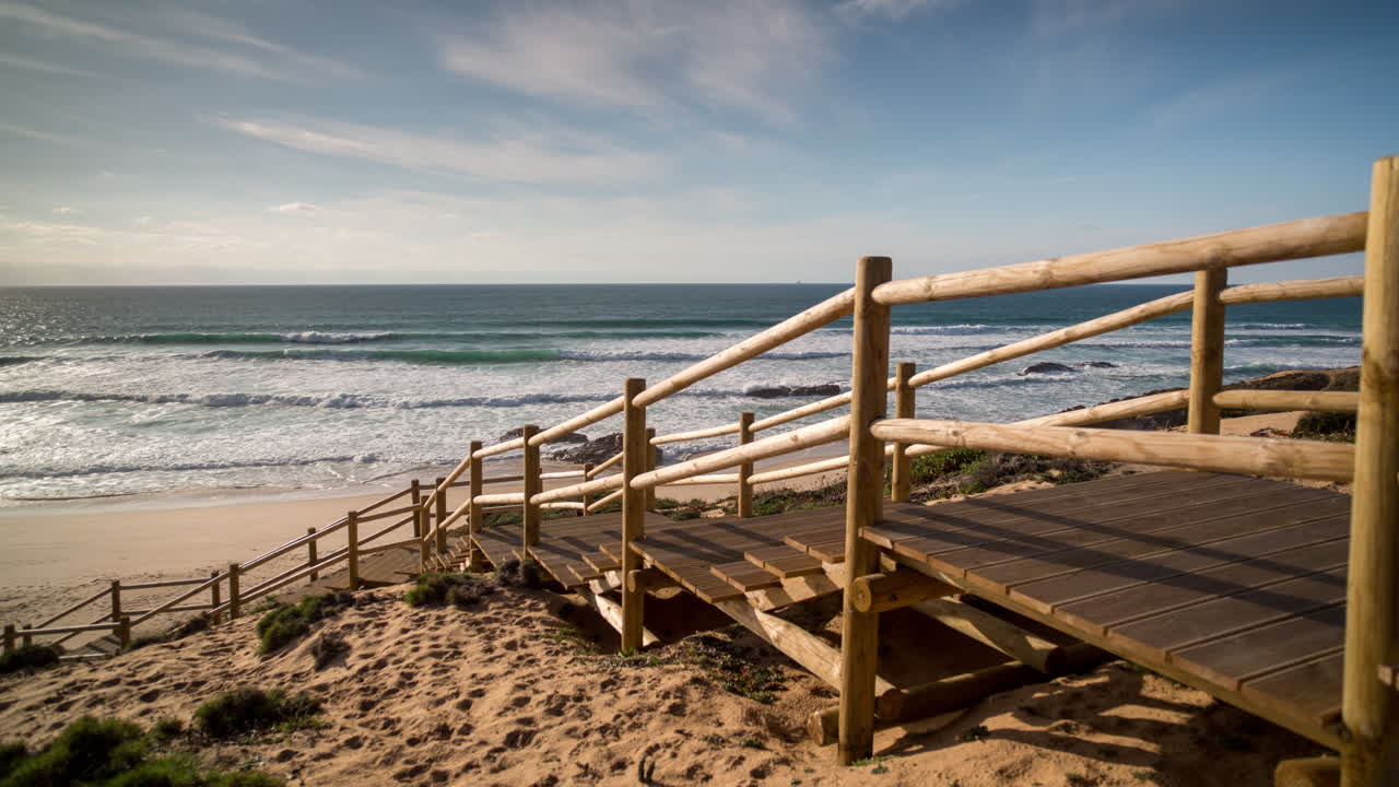 pasos de playa seguimiento timelapse 4k