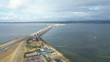 Draufsicht-Auf-Die-Haringvliet-Schleusen