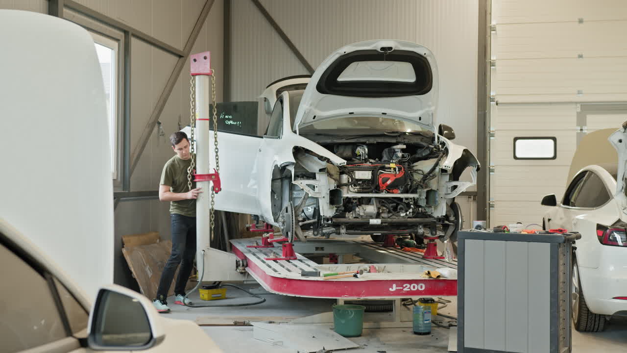 차고에서 자동차 수리