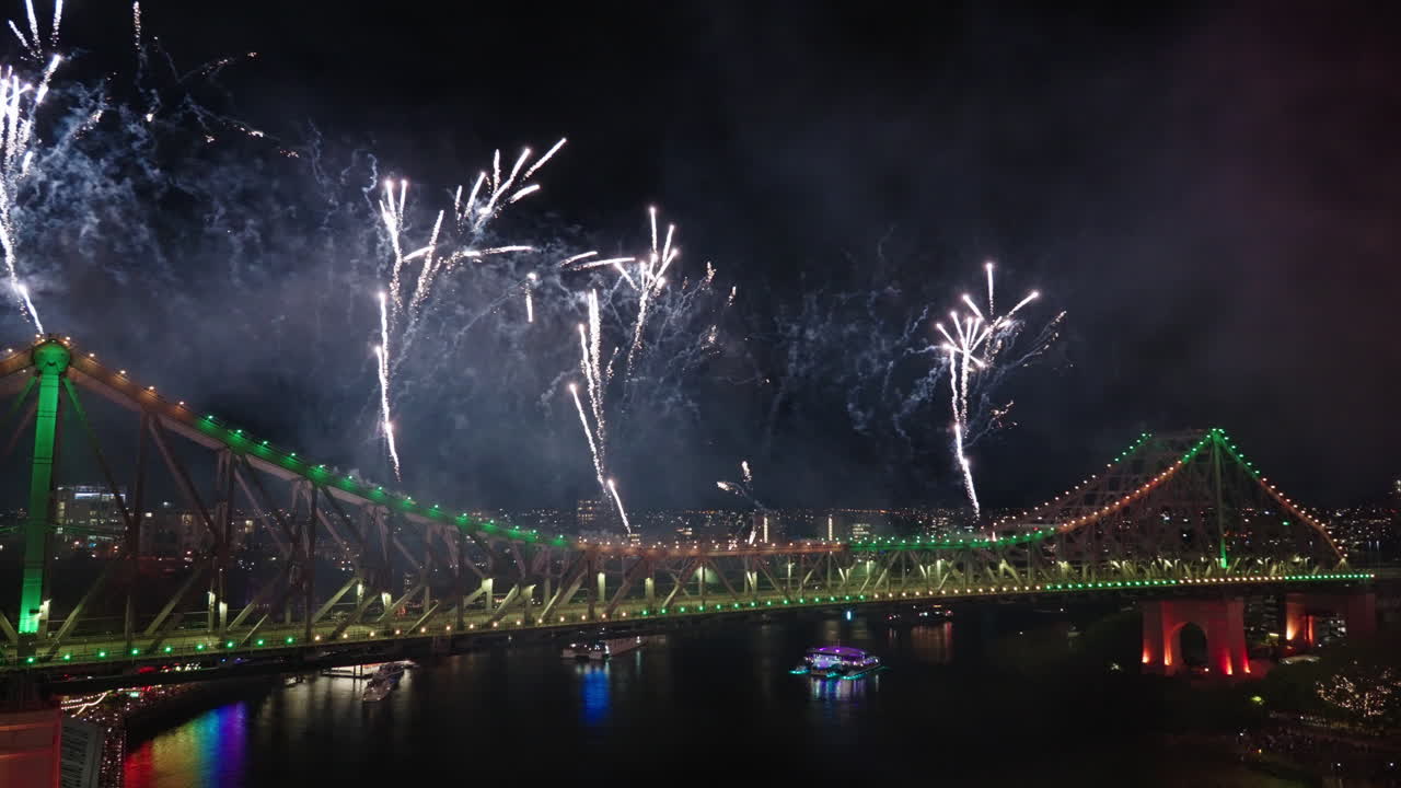 Bright Colorful Fireworks Shooting Off Story Bridge For Brisbane Riverfire Festival, 4K