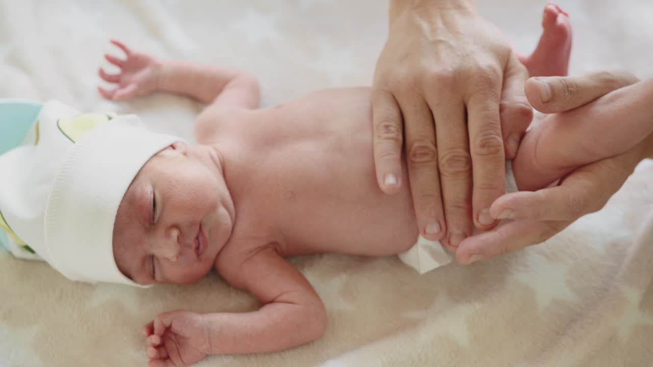 赤ちゃんのおむつ交換