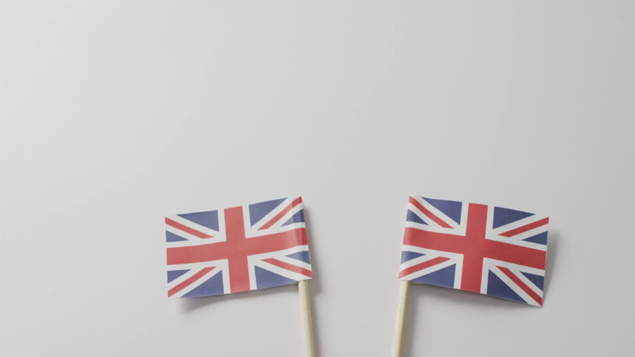 video de las banderas de gran bretaña sobre un fondo blanco