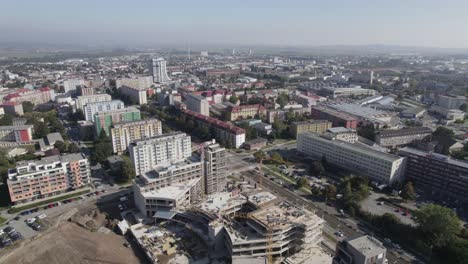 Vista-Aérea-De-Un-Nuevo-Sitio-De-Construcción,-Residencia-Comercial-De-La-Ciudad-De-Bea,-En-El-Olomouc-De-La-República-Checa