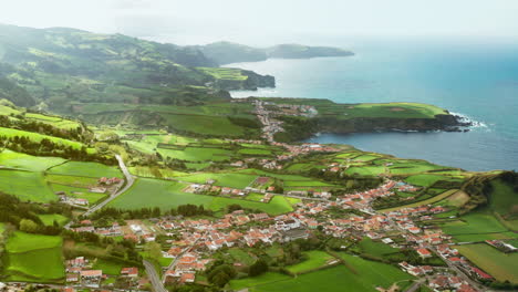 Filmische-Drohnenaufnahme-Aus-Der-Luft-Auf-Der-Insel-Sao-Miguel-Auf-Den-Azoren-–-Portugal