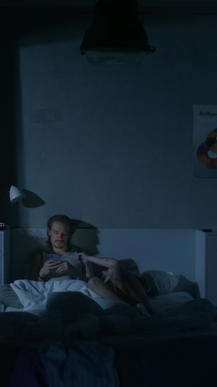 Coppia a letto la notte