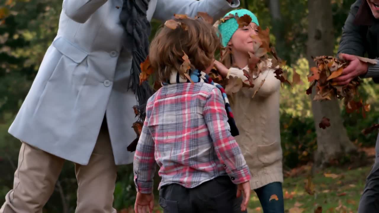 행복 한 가족 이 함께 즐겁게 지내는 것