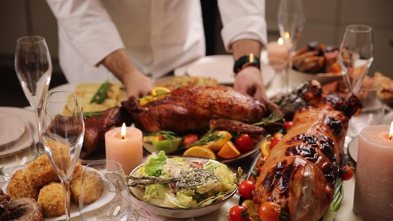 chef sirviendo un banquete de vacaciones