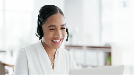 Smile,-call-center-and-business-woman-in-office