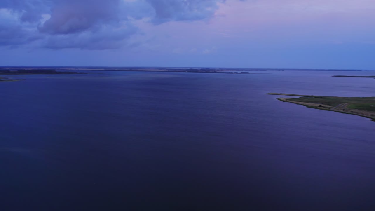 drone vista isla insel noche.