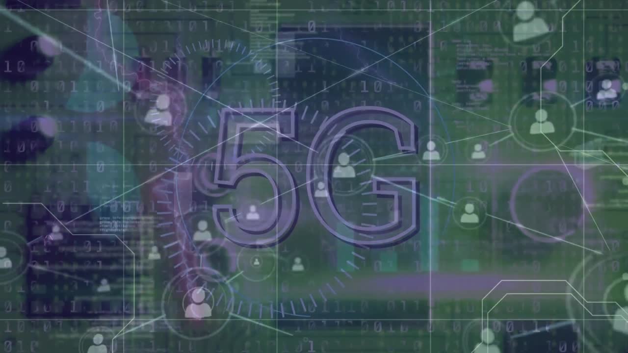 animación de texto 5g y círculos sobre iconos conectados contra la vista aérea de la placa base