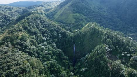 salto rodeo waterfall, bonao mountains in dominican republic