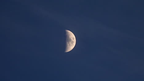 Half-moon-time-lapse-in-dark-night-sky----4K