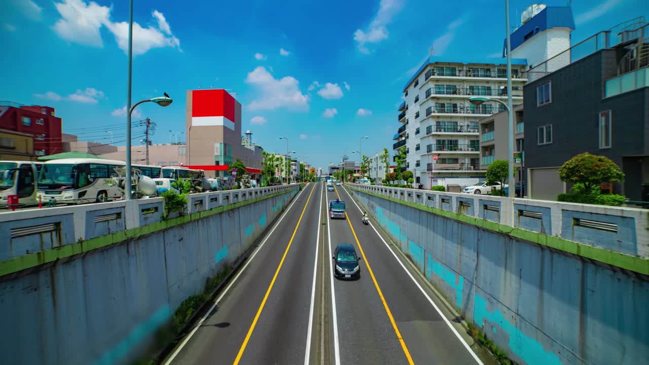 도쿄의 도시 거리에서 교통체증의 타임스 화면