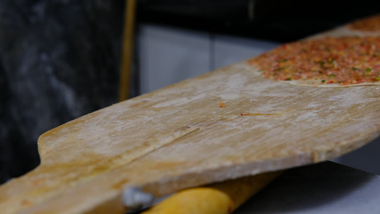 comida turca lahmacun