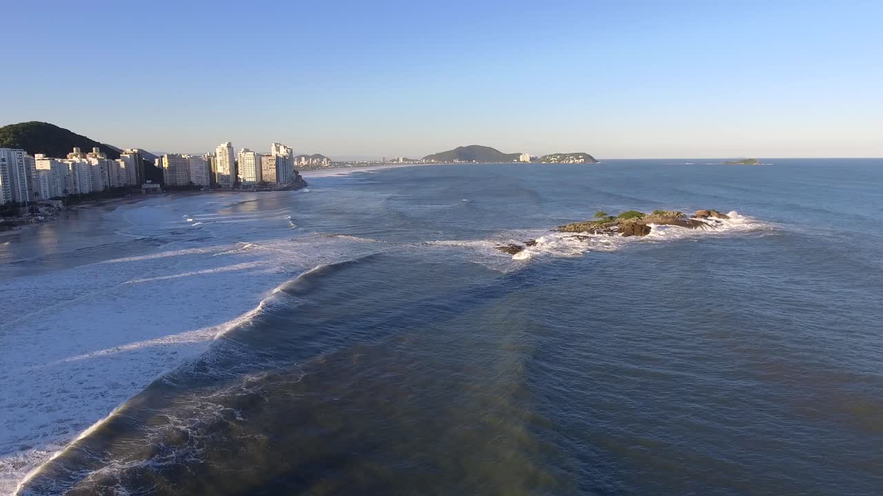 playa de pitangueiras en guaruja sao paulo brasil
