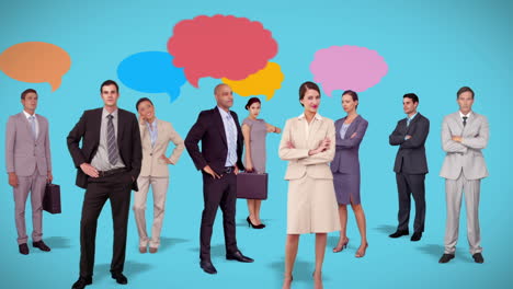equipo de negocios de pie con burbujas de habla