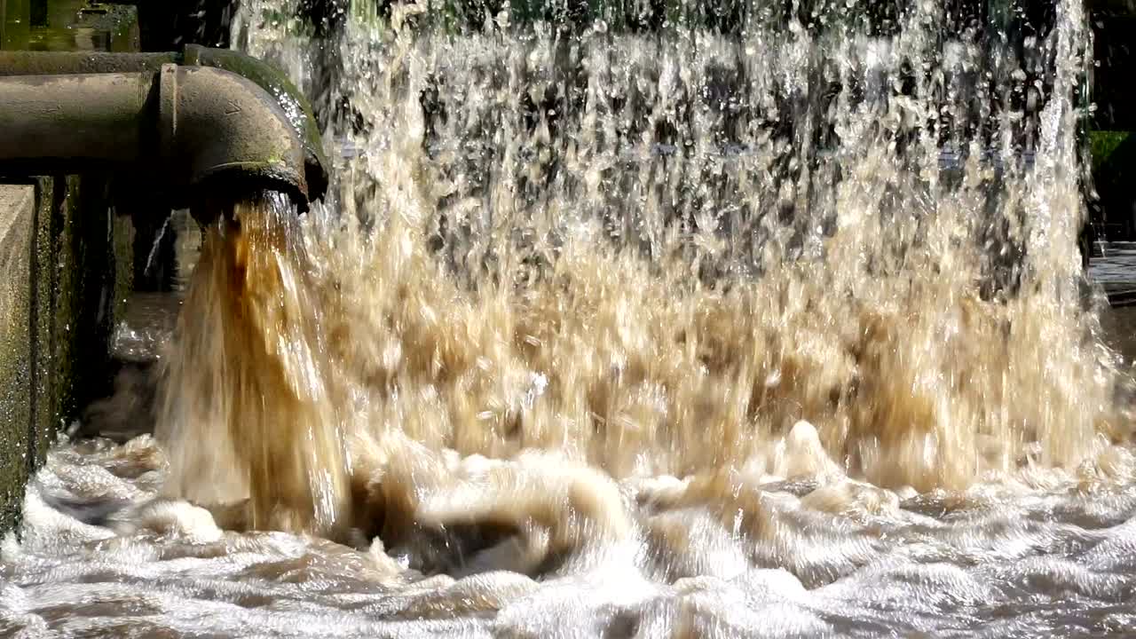 폐수 처리 시설의 터빈.