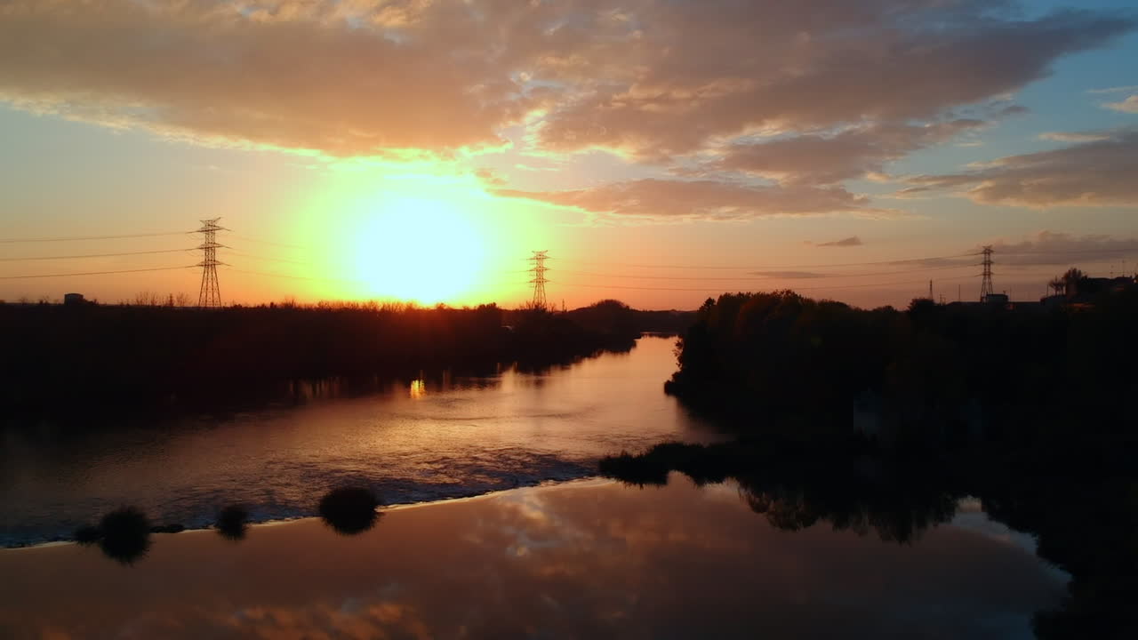 Wunderschöner Herbstsonnenuntergang
