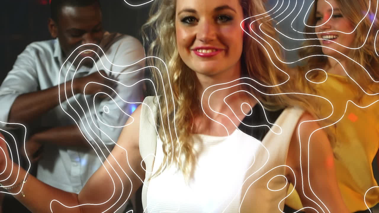 animación del patrón de línea blanca sobre un grupo feliz de amigos divirtiéndose en la fiesta