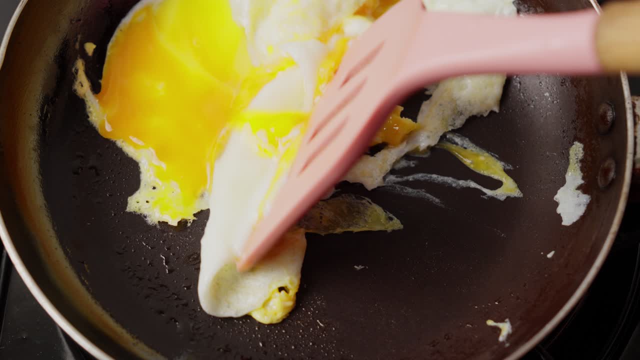 나무 스파라 를 사용 하여 지 않는 뜨거운 김판 에서 달 을 는 것