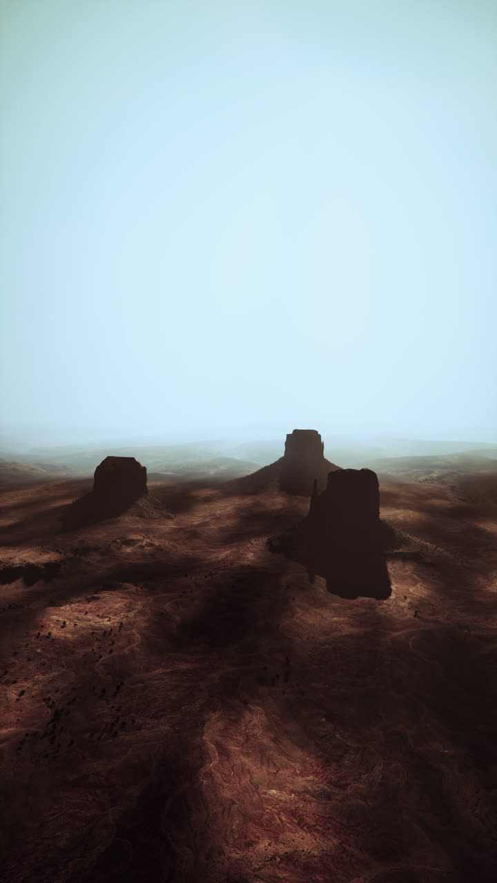 paisaje desértico árido con rocas lejanas