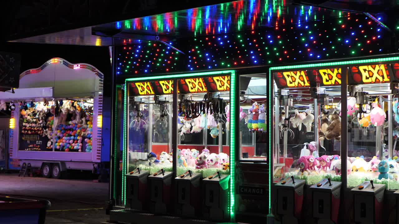 놀이 공원과 놀이터는 covid-19 코로나 바이러스 검역소에 폐쇄되어 있습니다.