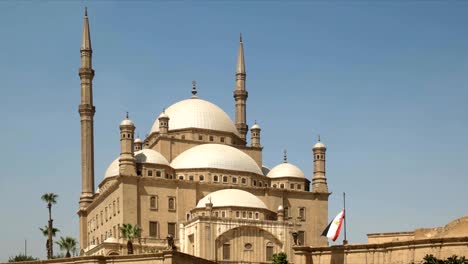 cerca de la mezquita de alabastro en el cairo, egipto