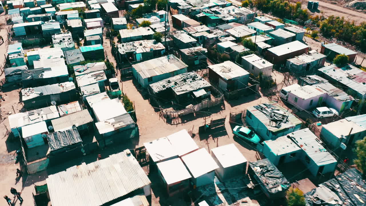 많은 저소득 남아프리카인들의 삶