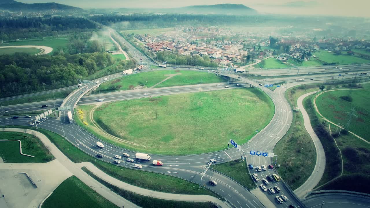 순환 교차로의 공중 사진