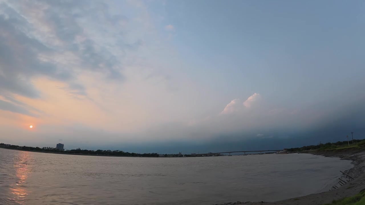 Таймлапс заката на реке Рупша в Кхулне, Бангладеш, природа.