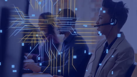 animazione della scheda di circuito su diversi rappresentanti del servizio clienti che lavorano in ufficio