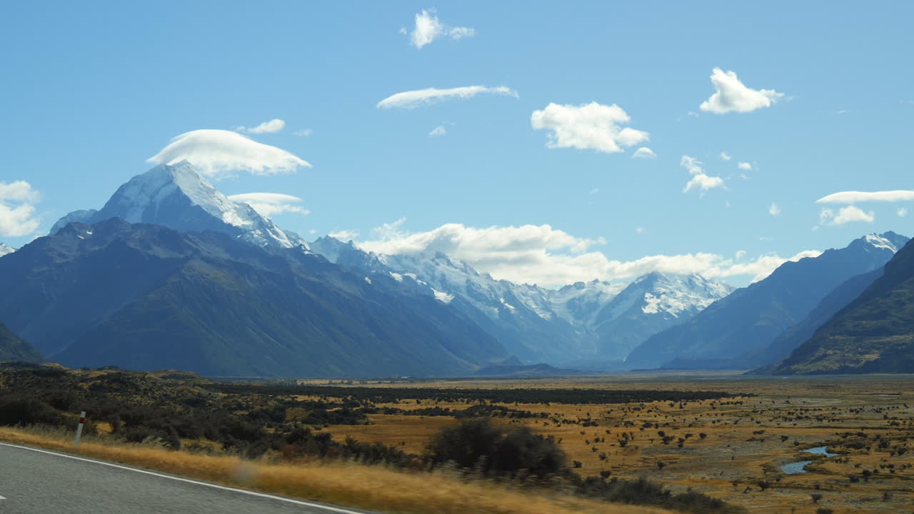 Vista panoramica mozzafiato del Monte Cook e delle Alpi Meridionali in Nuova Zelanda