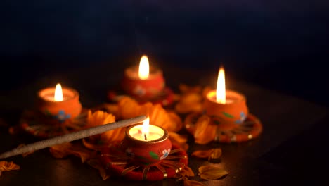 las lámparas de aceite de diwali.